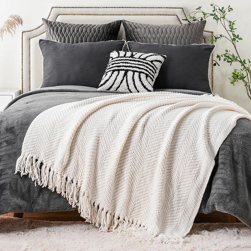 Ziz-Zag Chielina Knitted Throw Blanket